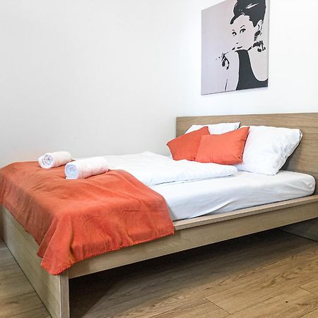 Lovely 2Br Shared Apartment, Enkplatz U3, 15Min To Center Wien Eksteriør billede