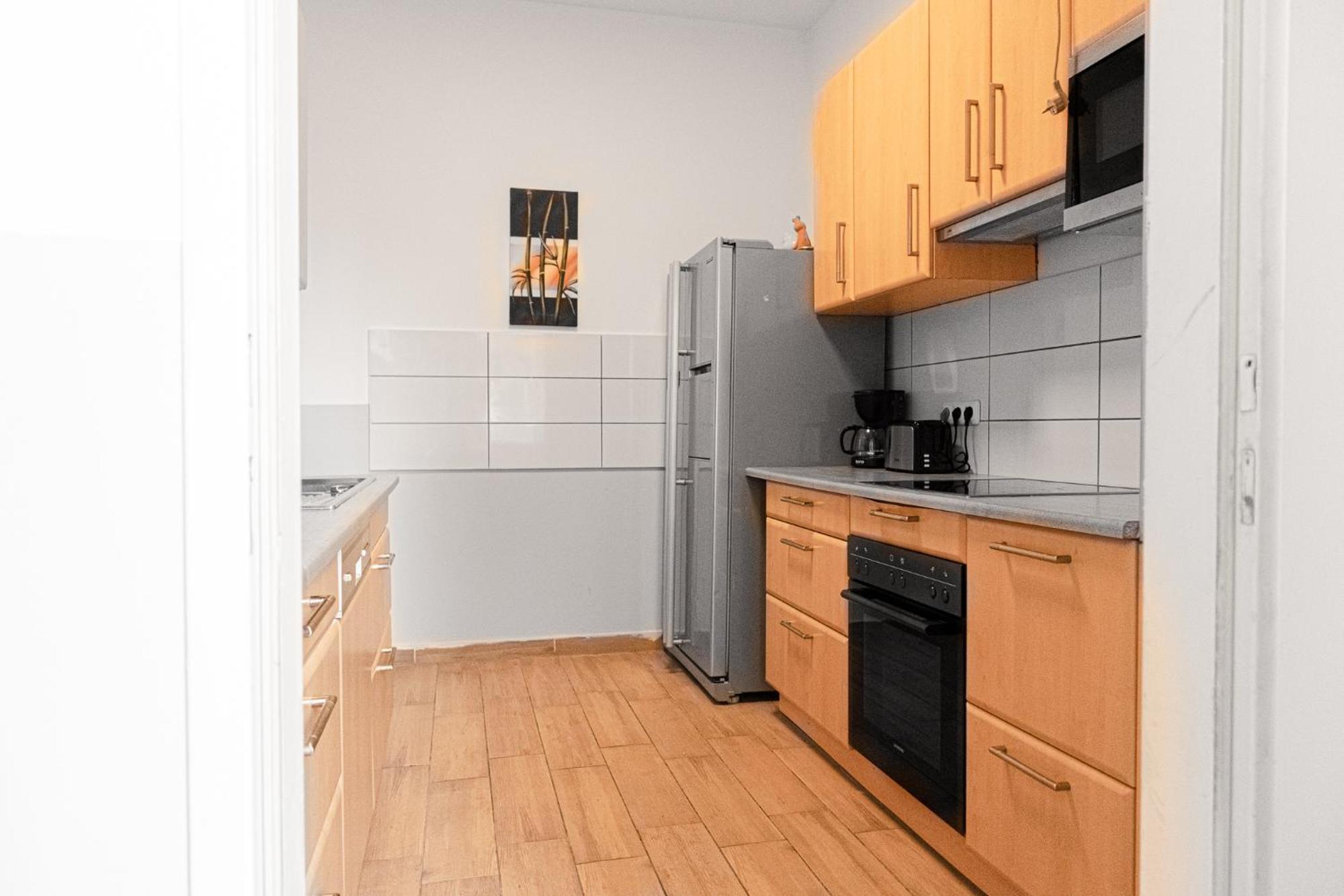 Lovely 2Br Shared Apartment, Enkplatz U3, 15Min To Center Wien Eksteriør billede
