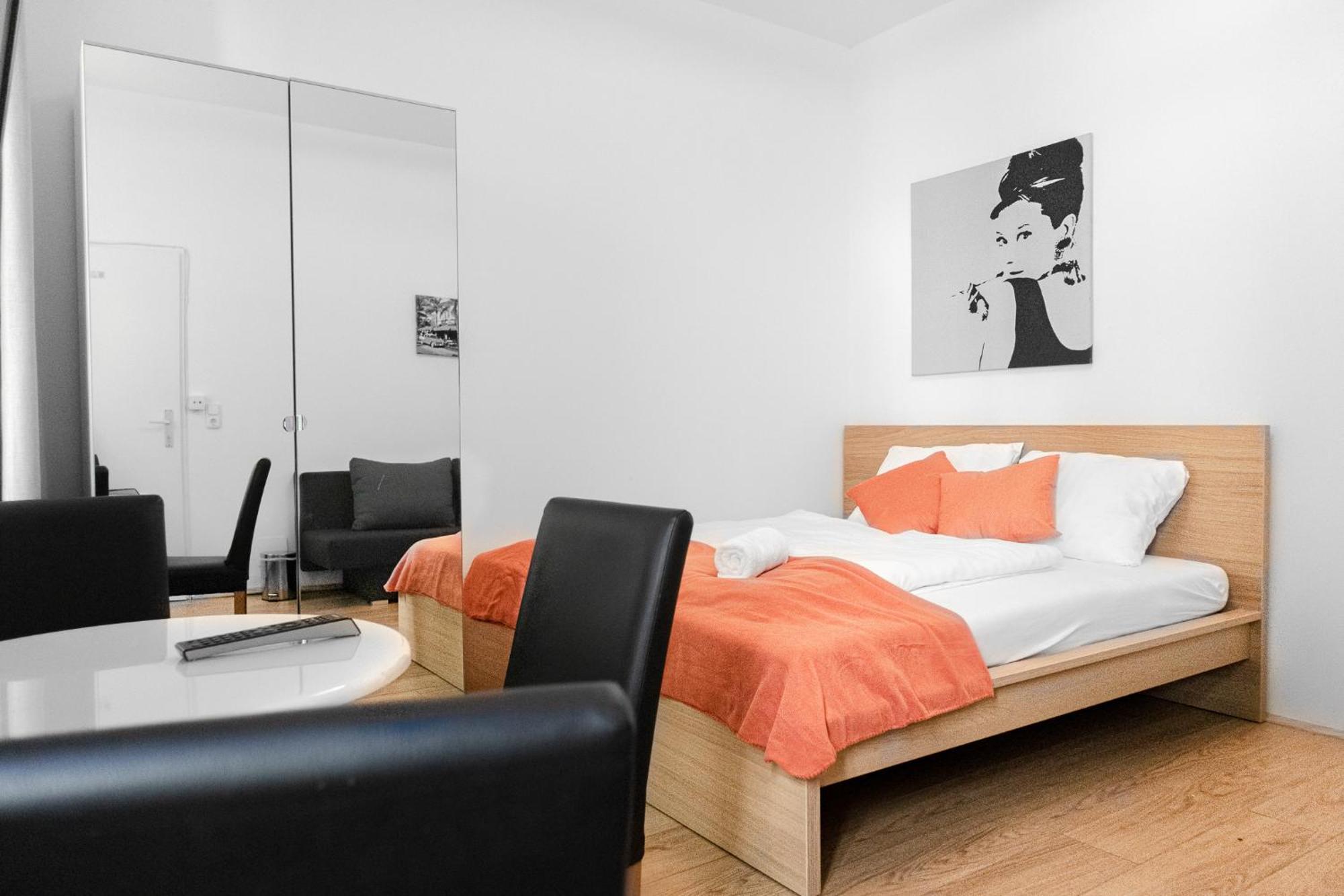 Lovely 2Br Shared Apartment, Enkplatz U3, 15Min To Center Wien Eksteriør billede