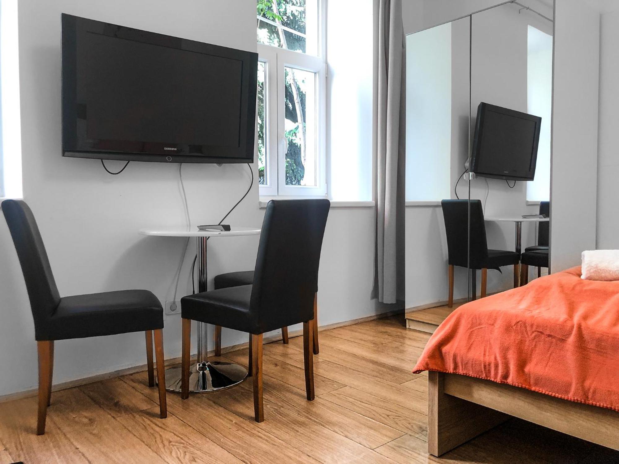 Lovely 2Br Shared Apartment, Enkplatz U3, 15Min To Center Wien Eksteriør billede