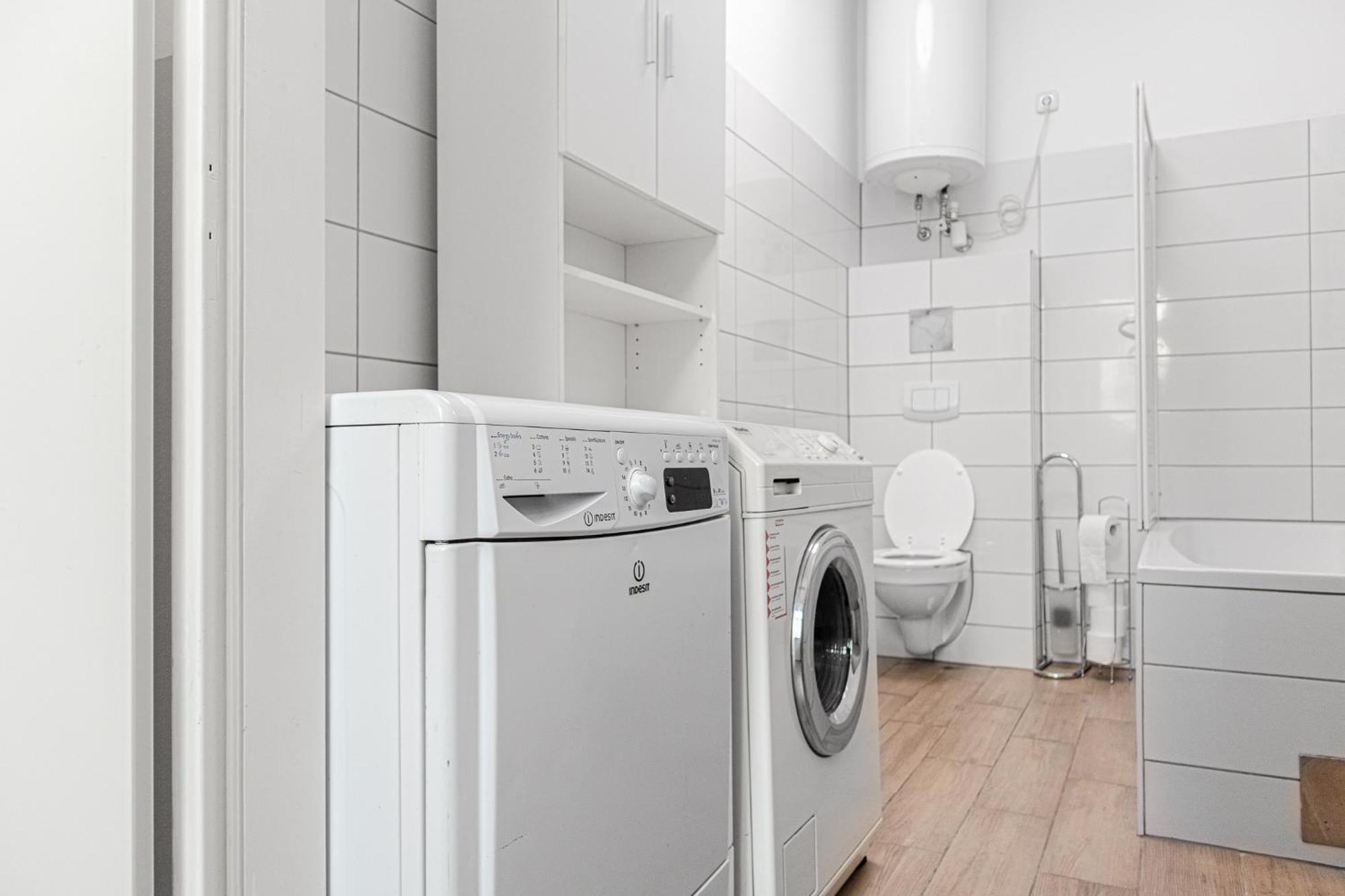 Lovely 2Br Shared Apartment, Enkplatz U3, 15Min To Center Wien Eksteriør billede