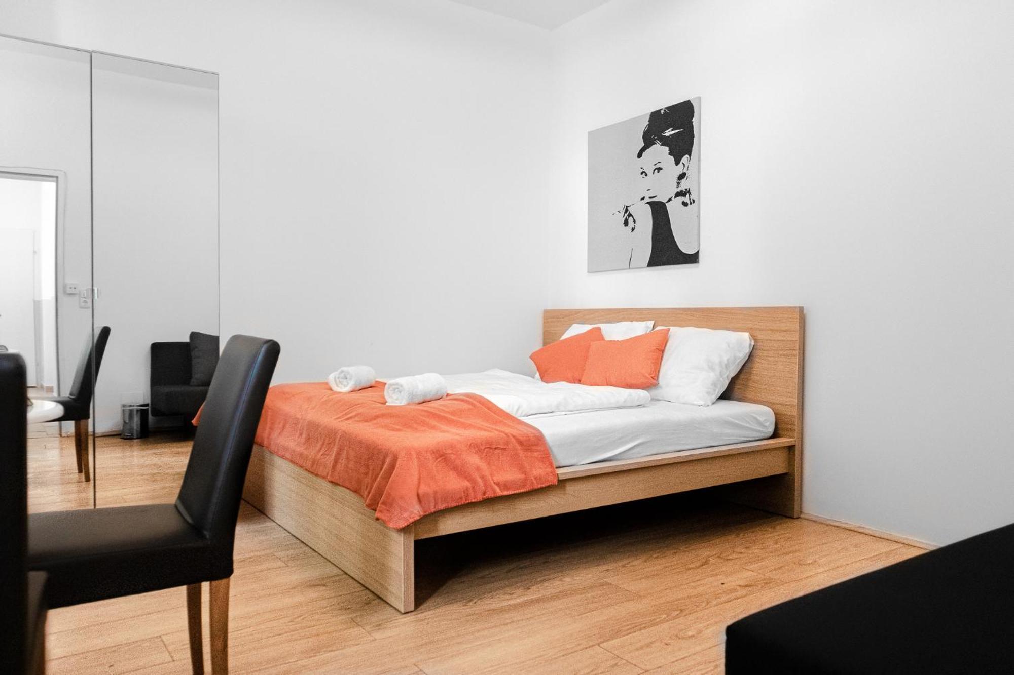 Lovely 2Br Shared Apartment, Enkplatz U3, 15Min To Center Wien Eksteriør billede