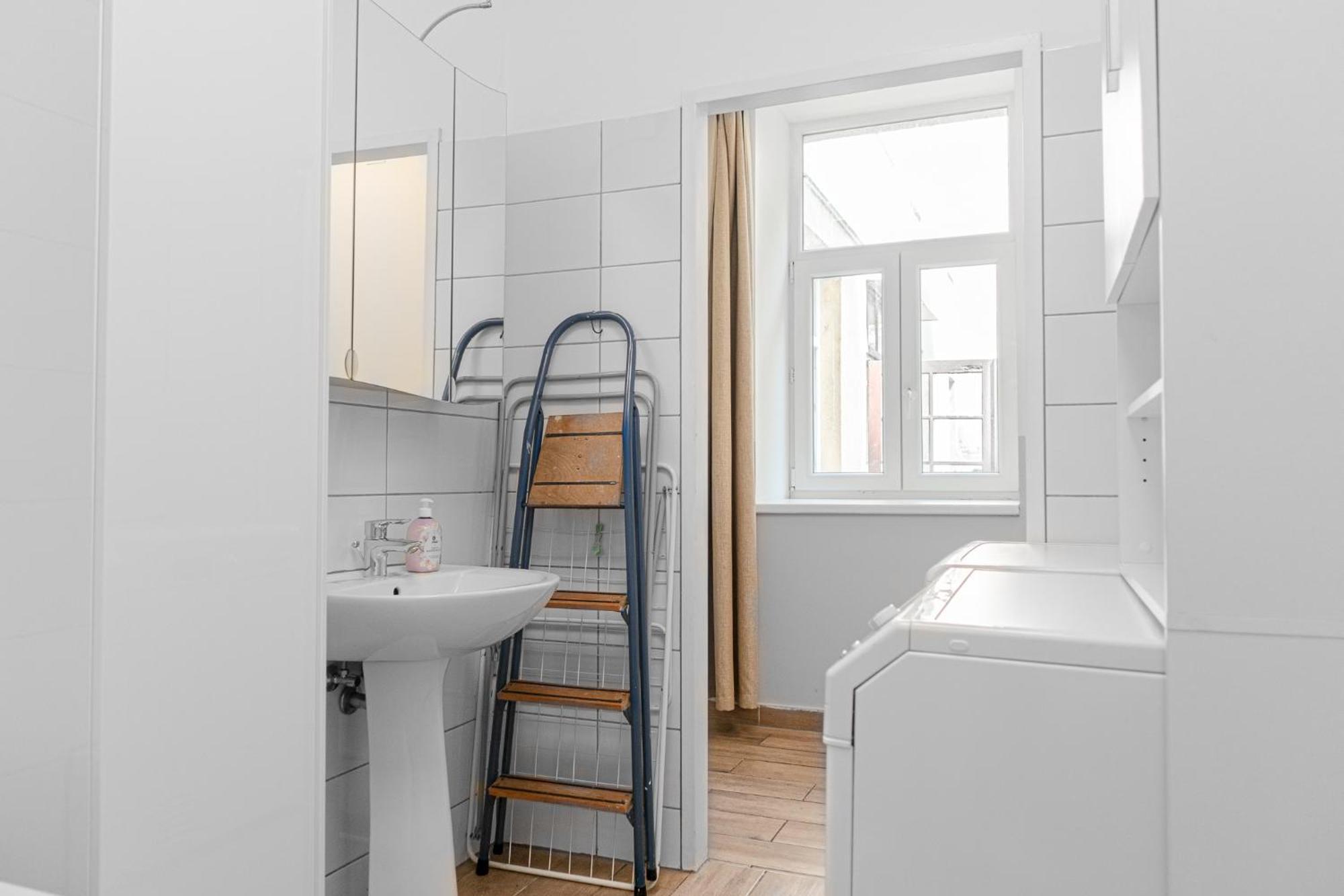 Lovely 2Br Shared Apartment, Enkplatz U3, 15Min To Center Wien Eksteriør billede